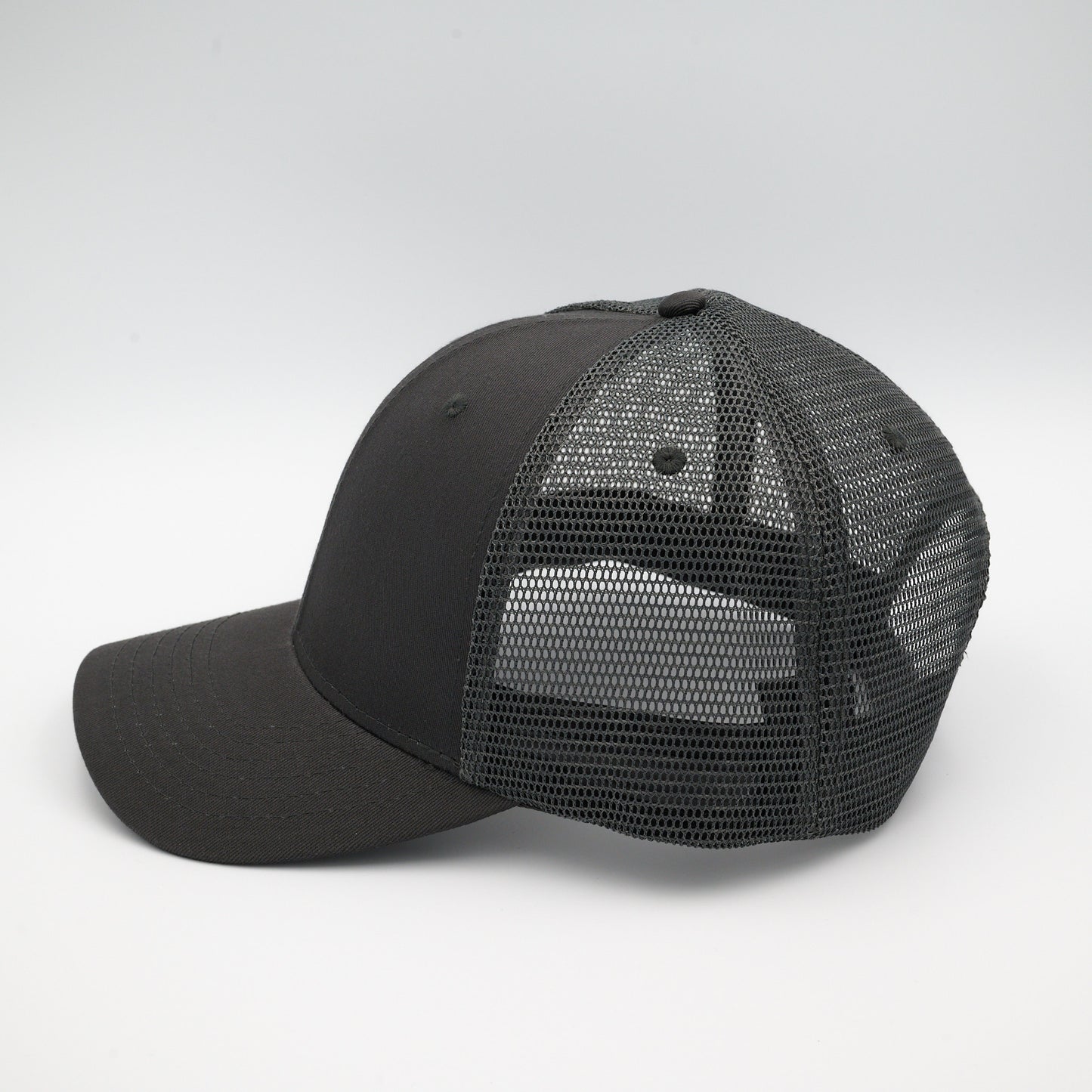 XL Cap Minimalist Dunkelgrau – Classic Trucker Cap