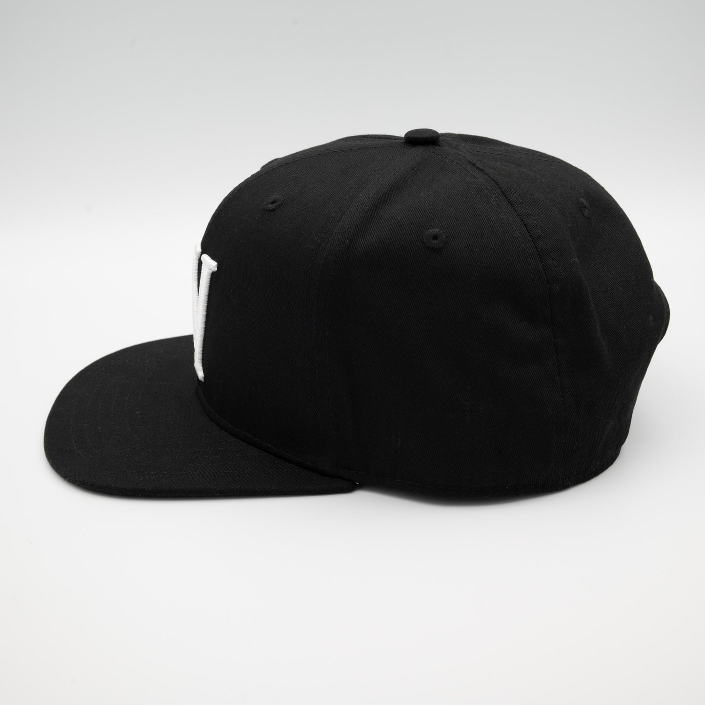 XL_Cap_HEAD_OF_WONDER_Black_Snapback_Side